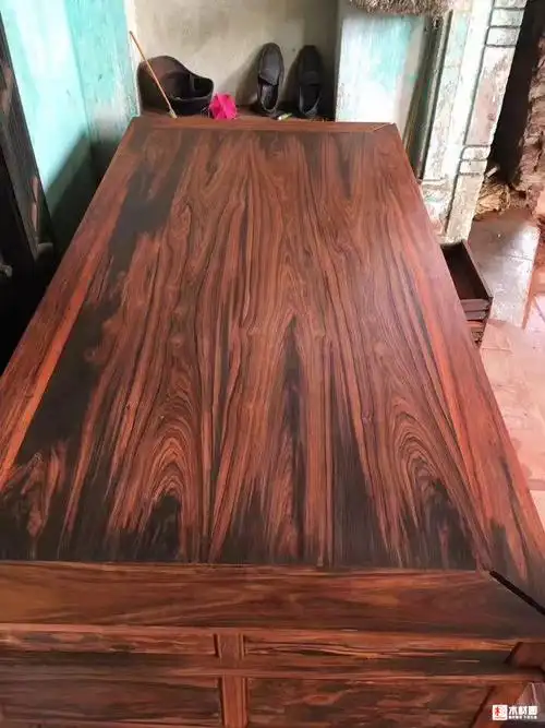 大红酸枝办公桌 木纹漂亮