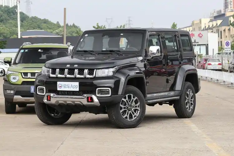 2020款 北京bj40 城市猎人版 2.0t 手自一体 四驱 至尊版外观