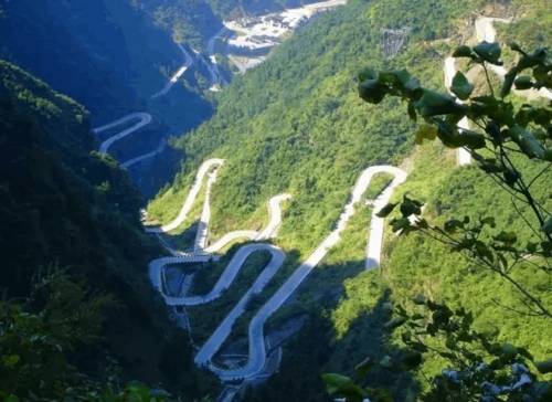 320国道黄花桥路段 320国道黄花桥路段位于江西省萍乡市湘东区境内