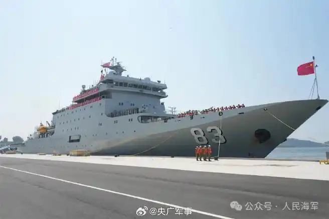 自5月10日起航以来,海军83舰编队搭载海军大连舰艇学院,海军潜艇