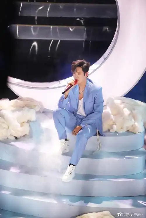 210222金曲青春录制uniq李汶翰crlogo