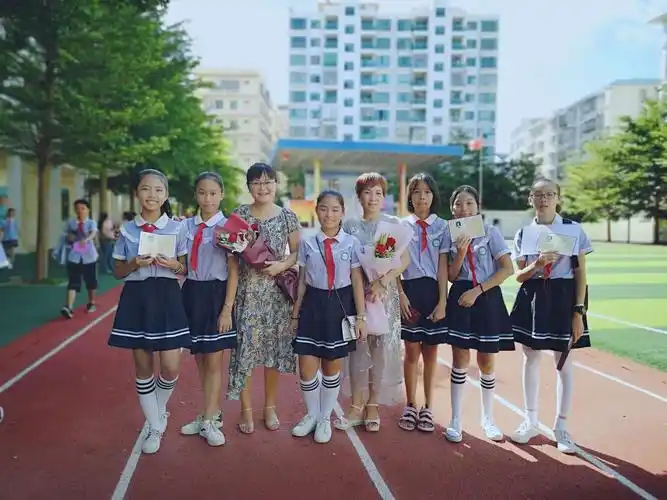 成长•感恩•起航——三亚市第二小学2019年六年级毕业典礼 - 美