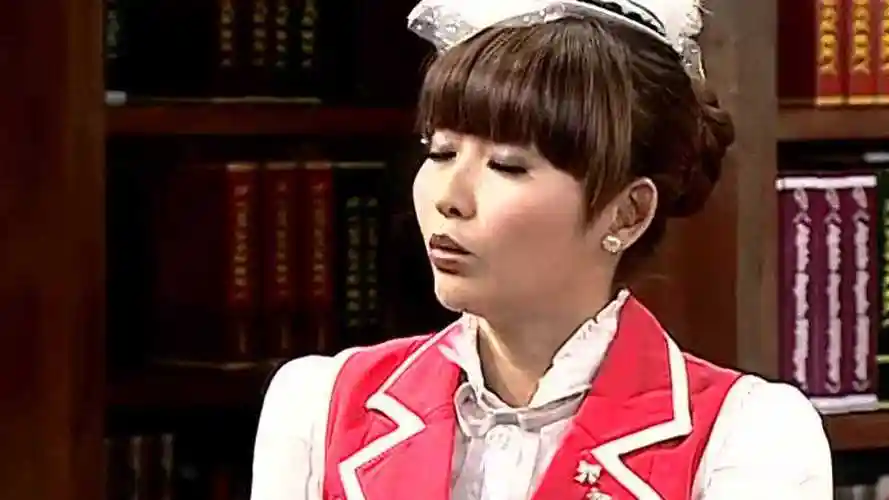 萌学园小芙蝶告诉艾瑞克安慰一个人最重要的是心意