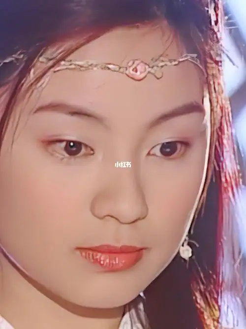 内地苏有朋版的倚天是90后最熟悉的版本之一可谓是全员美人其中小昭由