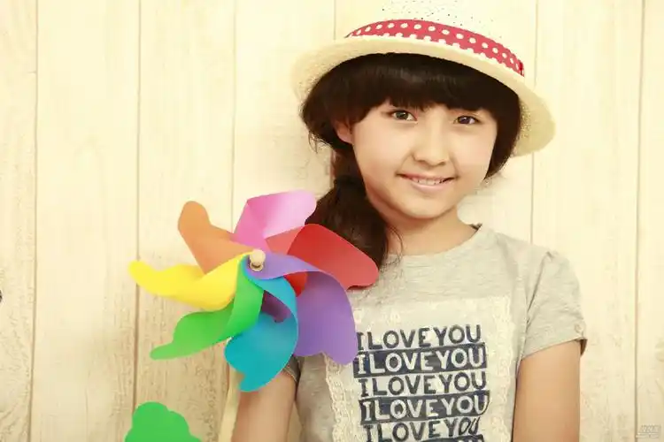 甜美童星张子枫可爱萌高清图片19p