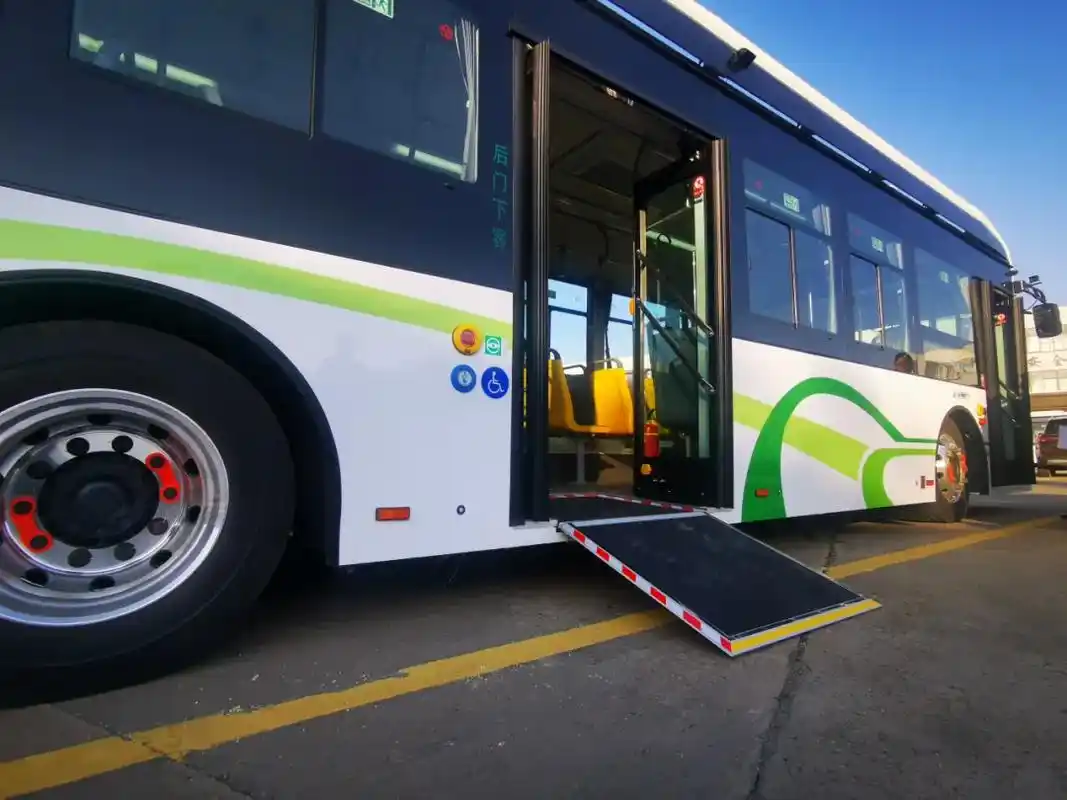 金山这些公交车将更加"人性化"