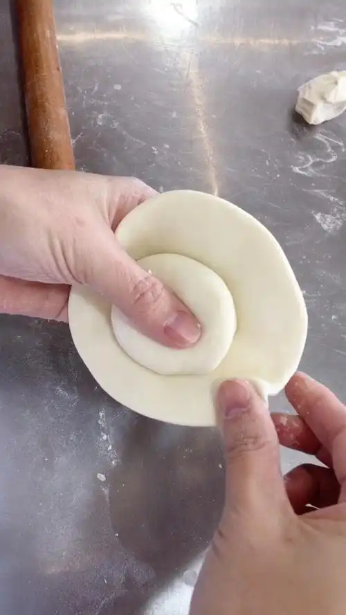 什么情况,正八经拍教程没人看,发个捏面团却那么多人在看 #捏包子教程