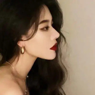 女生头像图片2021-12-17微信动漫女头高冷红唇霸气图片,高冷女王红