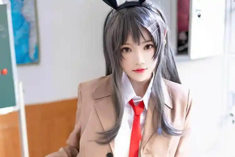 桜桃喵(樱桃小花喵)小娇妻废弃教室穿泳装图片[共129套]作品-蠢沫社