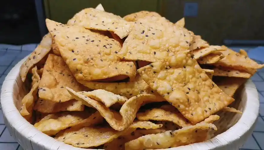 教你做炸麻叶,又薄又脆,越嚼越香,30年都吃不腻