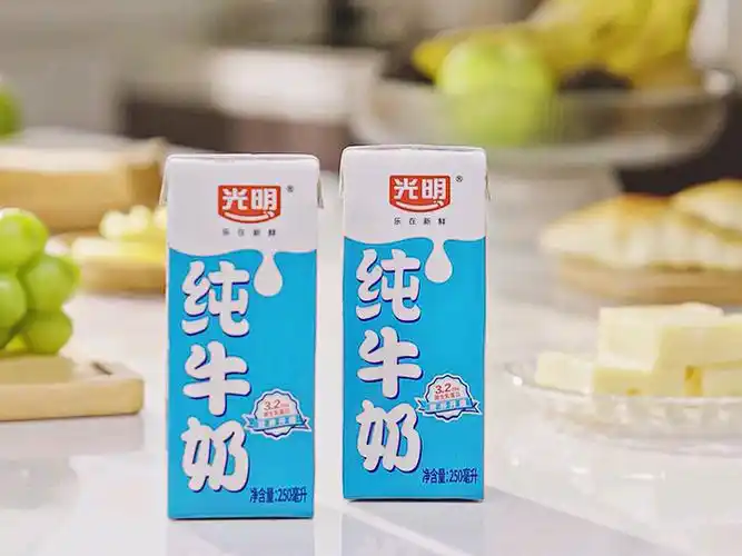 光明纯牛奶250ml*24盒家庭量贩装浓醇营养早餐伴侣
