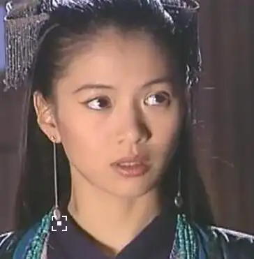 4. 1999年《笑傲江湖》袁咏仪版任盈盈 .