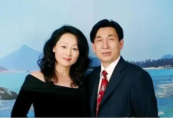 圈内7对"母女花",光鲜亮丽背后各有心酸,有3对母女都是单身