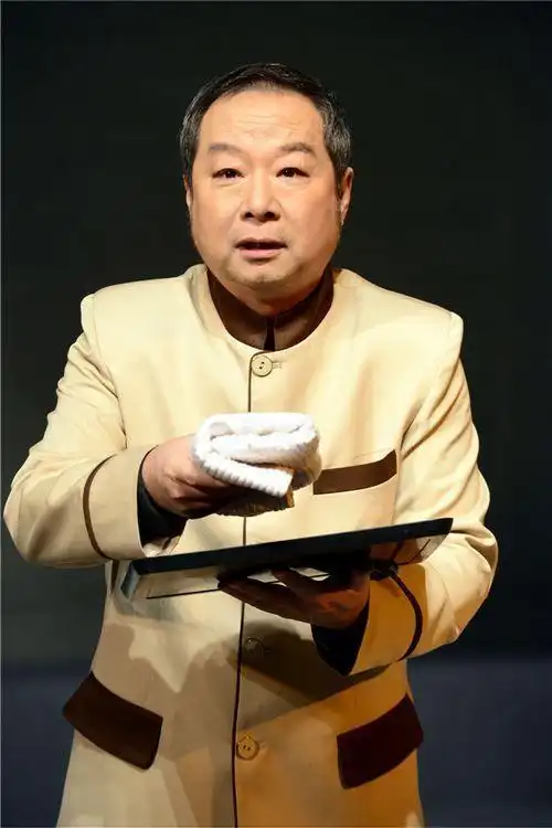 话剧《正南正北一条街》将演 张绍荣甘当绿叶