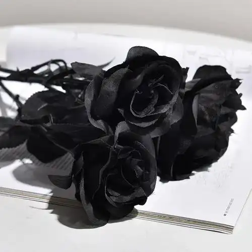 仿真黑玫瑰花拍摄道具假哥特黑色花束拍照洛丽塔手拿网红枯萎干花