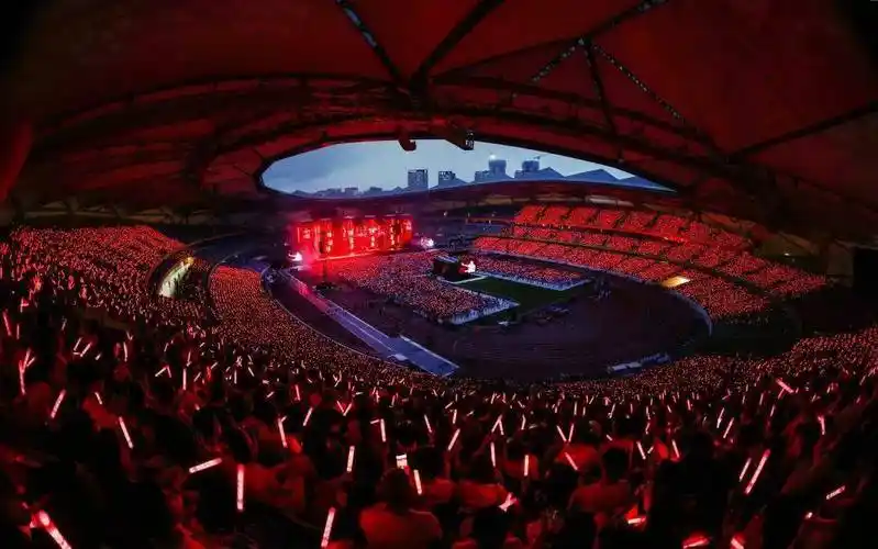 深圳大运中心连开三场五月天演唱会7月"总要来大运看一次演唱会吧"01