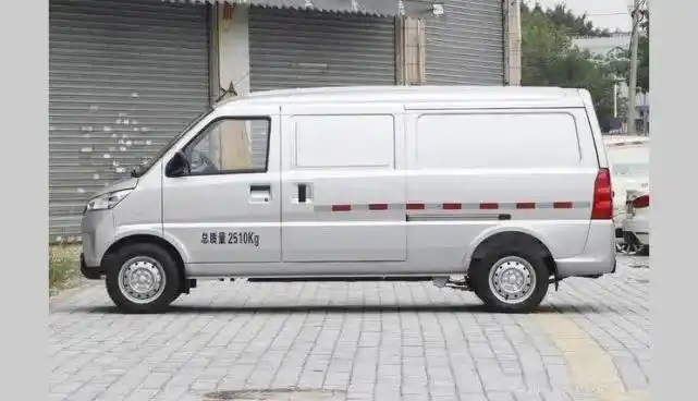 国民神车五菱宏光加入新能源物流车"战局",能再现销量神话吗?