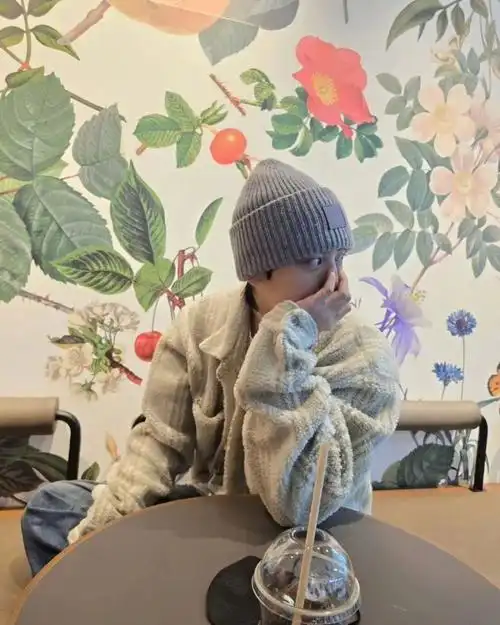 朴灿烈超话#朴灿烈唯一官方门面#  240319 灿烈ins更新一则  @real