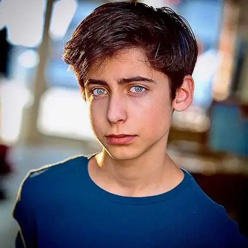 exclusive the umbrella academy season 1: aidan gallagher, 15