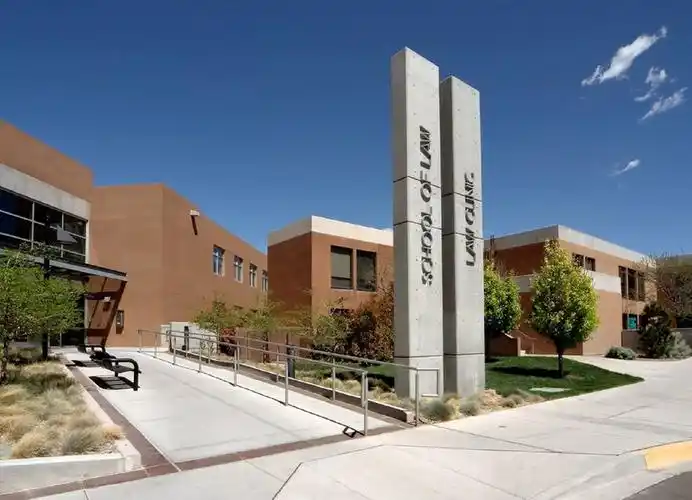 新墨西哥大学什么水平