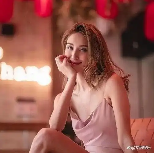 "最美港姐冠军"陈凯琳,颜值担当,饱满性感女人味十足!