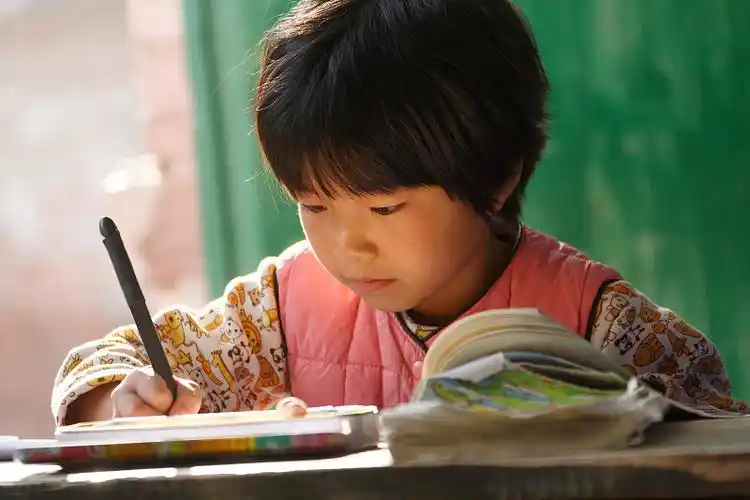 支教 希望工程 贫困图片—正版支教 希望工程 贫困图片_高清支教 希望