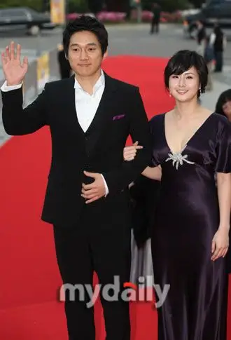 组图:玉珠贤曹承佑获最佳男女主演