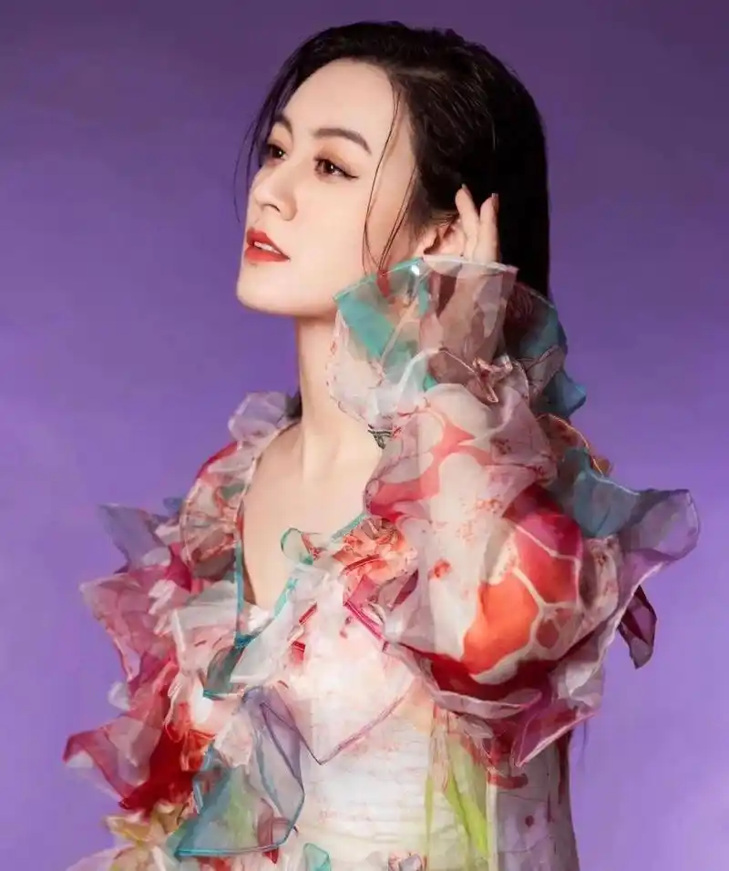 歌手唐艺的"成名"来之不易.