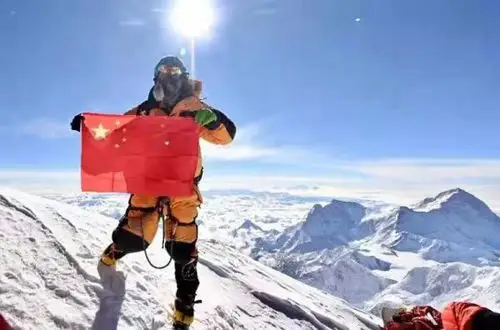 reanson助力高立明玛带领三姐妹成功登顶珠峰