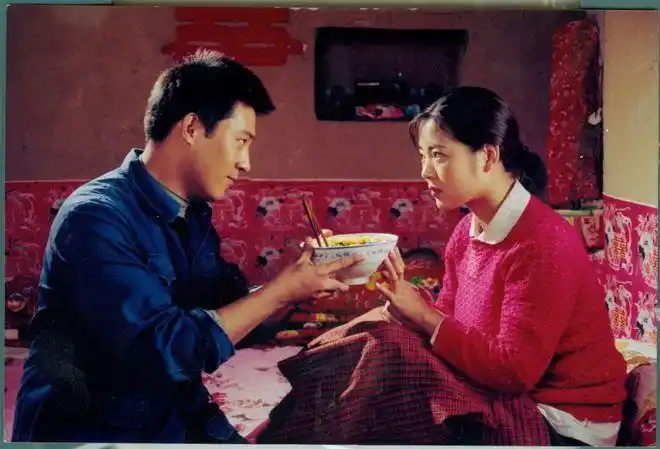 与八九十年代相比,电视剧发生了很大的变化,尤其是电视剧已经从艺术品