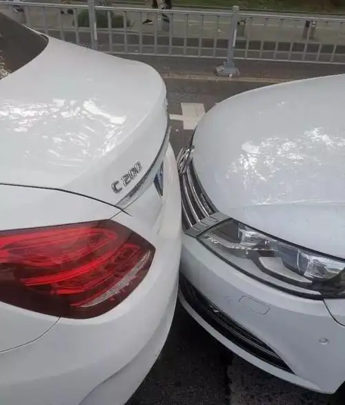 奔驰遭cc追尾,已定全责!宁波这肇事者竟玩起失联!