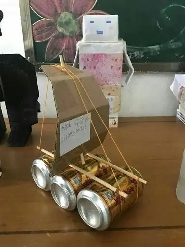海南东坡学校小学部三年级组科技活动周学生手工小制作作品展