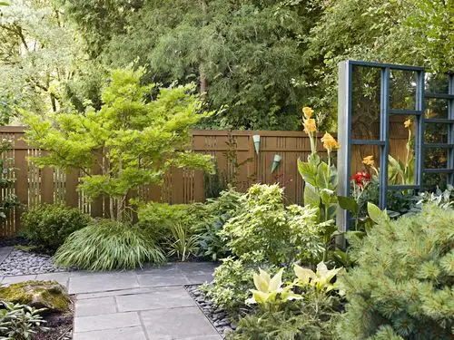 让狭长的花园变丰满