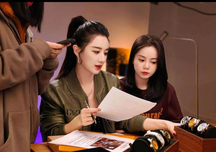 重磅回归薇娅团队成员直播商品秒空带货一姐的地位仍不可撼动