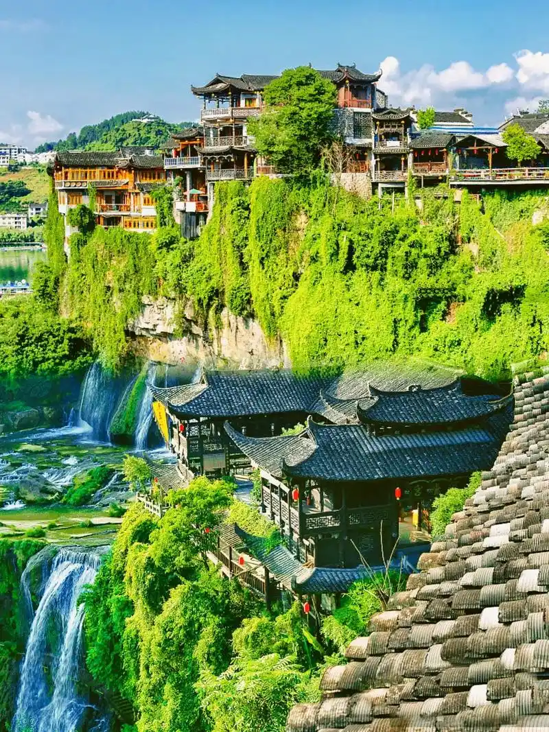 一定要来芙蓉镇,沈从文笔下的边城～附攻略.景区介绍: 芙蓉镇 - 抖音