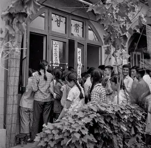 上海解放68周年 | 一组五十年代压箱底的老照片送给你,活力上海永远18