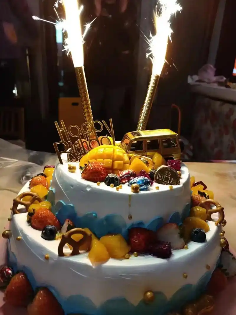 首先祝儿子生日快乐,在次感谢叶县乐易购一个姑姑送来的生日蛋糕 - 抖