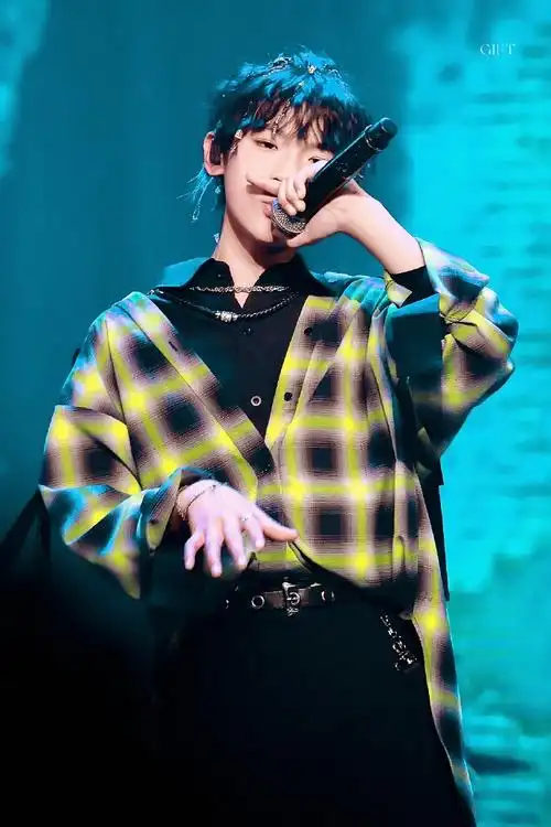 他们很骄傲"09刀马旦x新地球91欢迎来到@tf家族-张峻豪创造的赛博