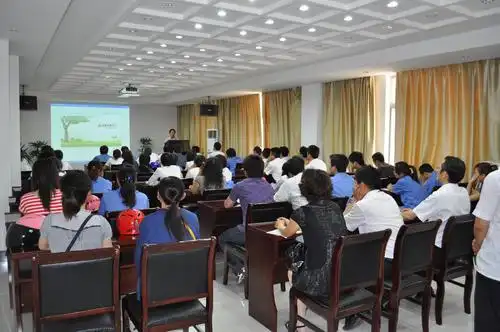 我司组织员工参加管理培训课程