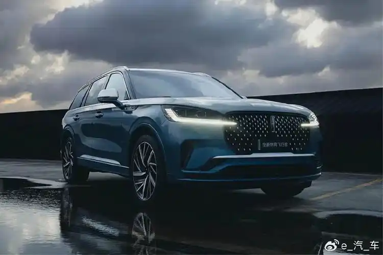 【e汽车】新款林肯飞行家实车现身