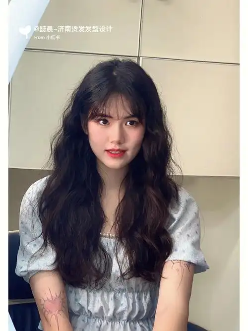 头发细软贴头皮一定要烫的发型发量少一定要烫的发型烫完后秒变可爱