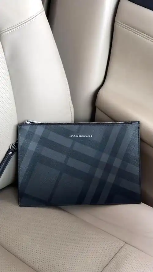 burberry男士手拿包