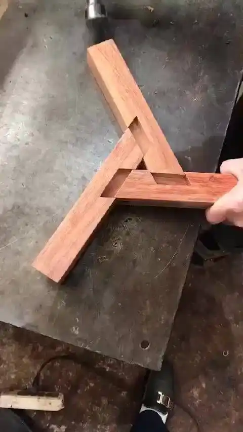 11:51 来自 huawei nova 2s 关注 【程大牛】程咬金家的榫卯三角结构