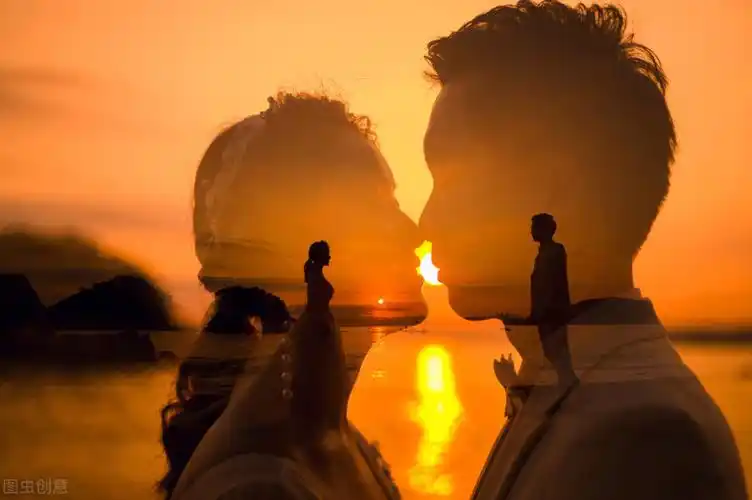 你在朋友圈晒出你的婚纱照我想你快要结婚了吧