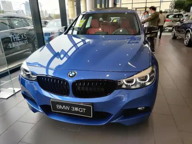 宝马3系gt买gt曜夜版买什么颜色好个人特别喜欢外蓝色内红缺了现货能