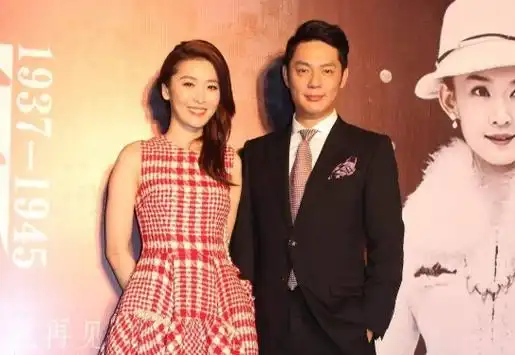 程愫花21年捧红丈夫,最后却惨遭抛弃,如今两人已天差地别