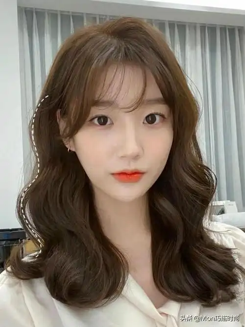 齐肩发型八字刘海