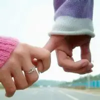 唯美牵手头像手牵手一步两步三步四步望着天