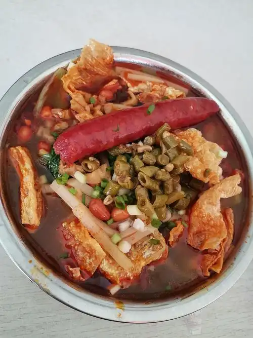 开吃7块二两螺蛳粉 3块腊肠