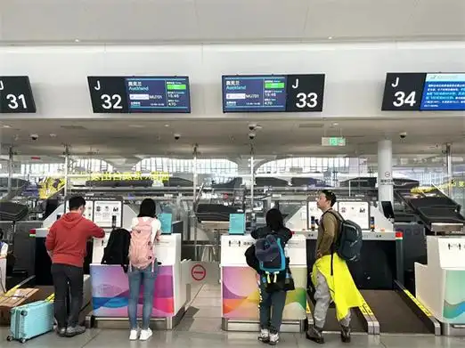 杭网议事厅>新闻发布>最新发布> 杭州萧山国际机场目前运行t3,t4两个